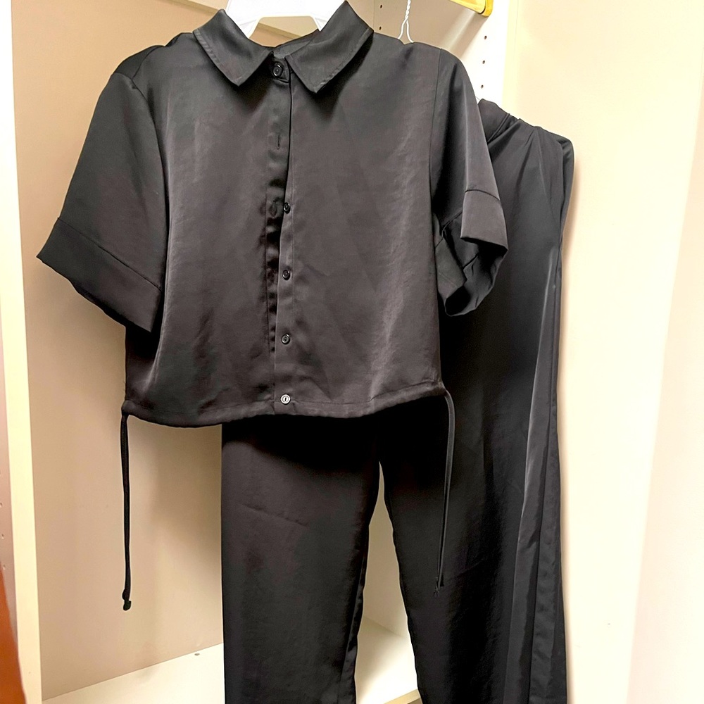 House of Harlow Satin Set in Black (Small)